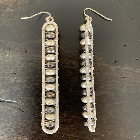 Dangling earrings 7 1/2” and medal bangle. - Picture 5 of 5